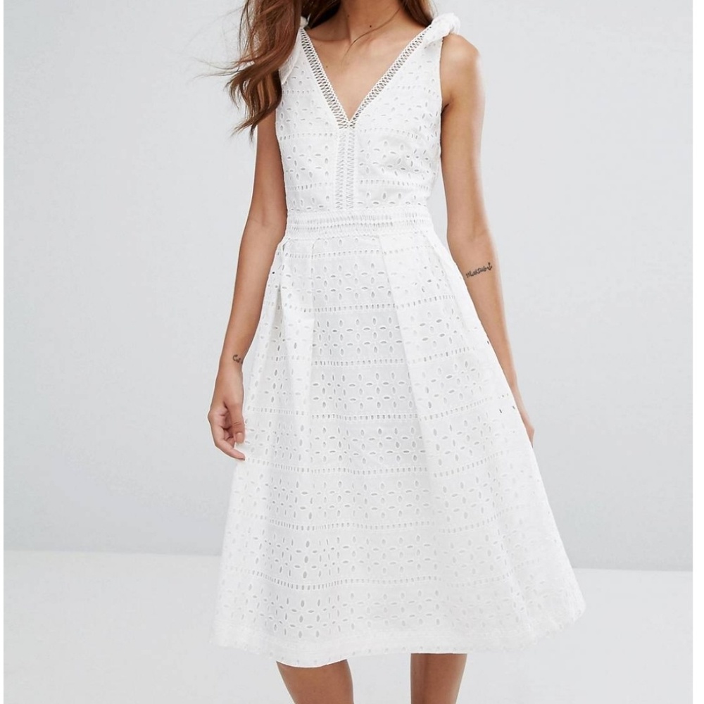 NWOT Oasis Premium Broderie Midi Dress